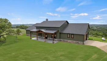 Custom Homes for Who Can Construction in Stephenville, TX