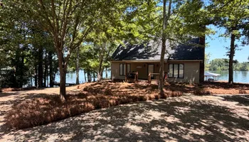 Lawn Maintenance for Lakeside Lawncare in Cross Hill, SC