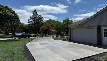 Broom Finish Driveways for Crown Cement in Lincoln Park, MI