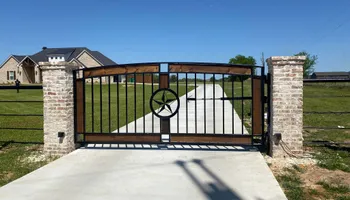 Fence Installation for Aguilar Fencing and Gates LLC in Longview, Texas