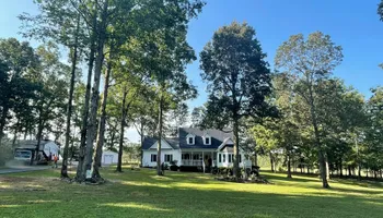 Tree Removal for Ross Family Tree Service LLC  in Hohenwald, TN