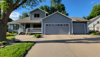 Kitchen and Cabinet Refinishing for Brush Brothers Painting in Sioux Falls, SD