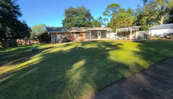 Lawn maintenance for Down & Dirty Lawn Svc  in Tallahassee, FL