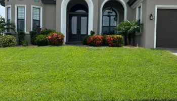 Fall Clean Up for Estrada All Pro Lawn Service in Auburndale, Florida