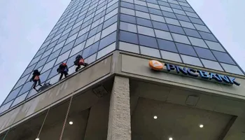 High Rise Window Cleaning for Tide Glass Cleaner in Birmingham, AL