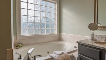 Residential and Commercial Cleaning for CNC Pro Cleaning LLC in Carbondale, IL