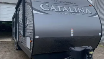 RV Body Repair for Happy Trails RV Repair Services LLC in Akron, IN