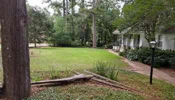 Lawn maintenance for Down & Dirty Lawn Svc  in Tallahassee, FL