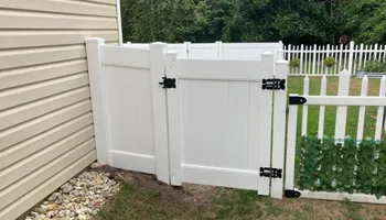 Wood Fencing for Sea Level Fence in Virginia Beach, VA