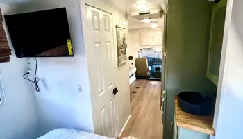 RV Renovations for Mauka to Makai RV Renovations in Los Angeles, CA