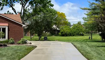 Broom Finish Driveways for Crown Cement in Lincoln Park, MI