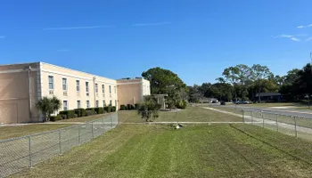 Fall Clean Up for Estrada All Pro Lawn Service in Auburndale, Florida