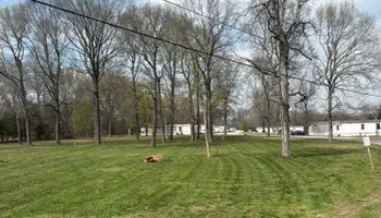 Lawn Maintenance for Platinum Lawncare in Fayetteville, TN