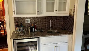 Interior Painting for Regi's Painting Services LLC in Brookfield, CT