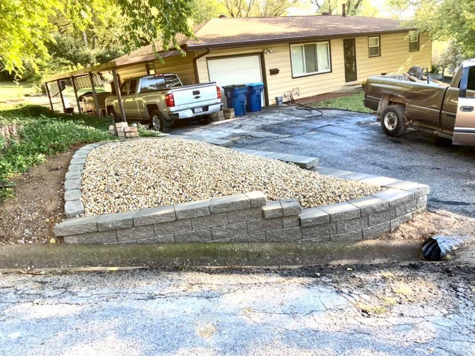 Landscaping & Hardscaping company Masterpiece Landscaping LLC. in Collinsville, IL