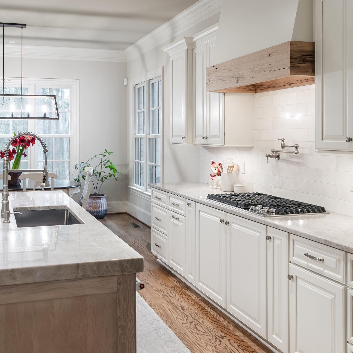 remodeling and construction companies company CAROLINA OAK & CO. in Charlotte, North Carolina