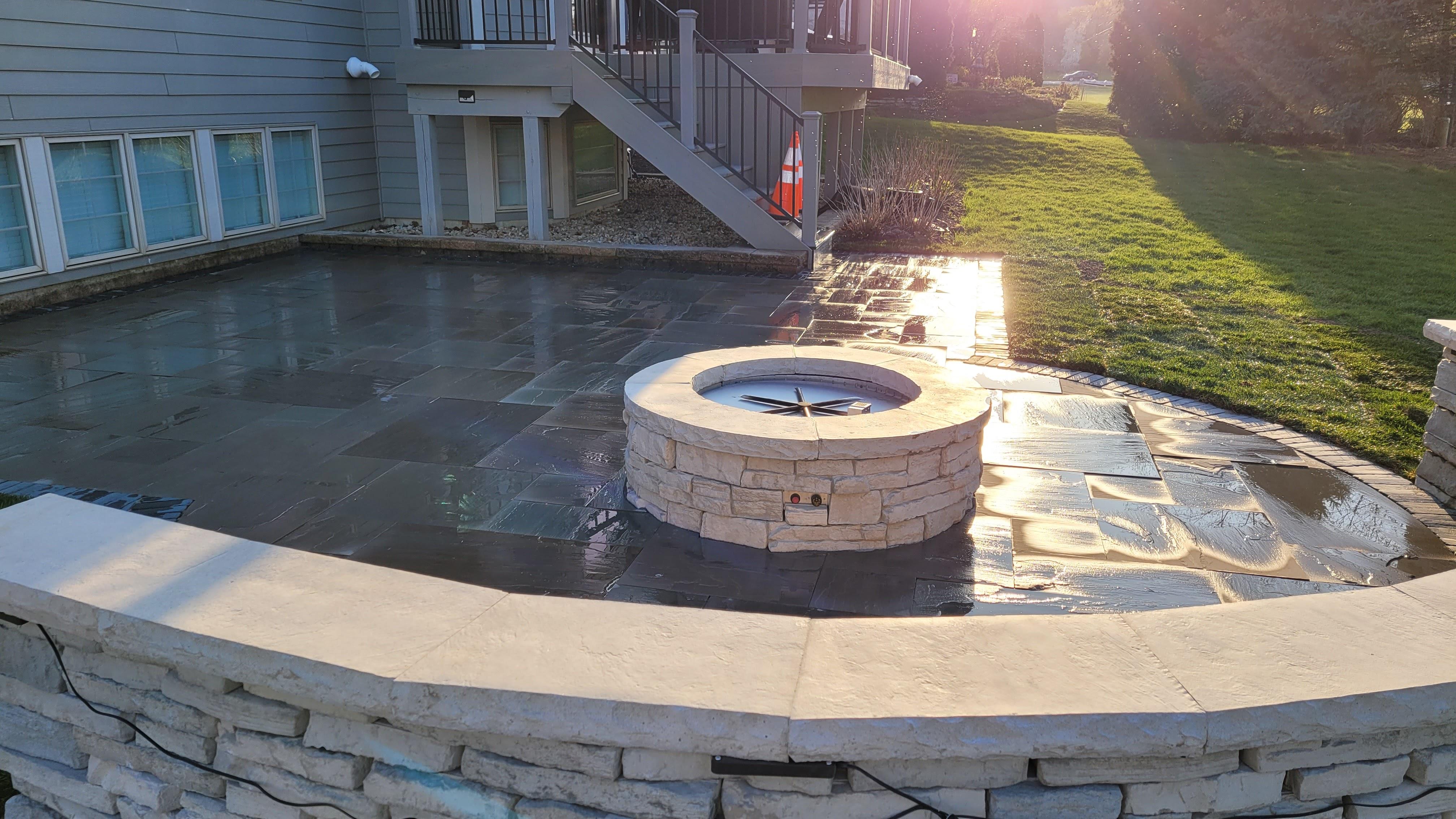 landscaping company Daybreaker Landscapes in McHenry County, Illinois