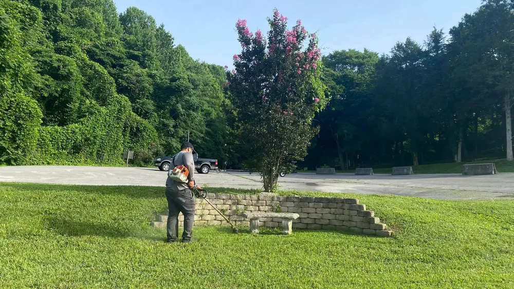 Fenix Lawn Care team in Cookeville, TN
