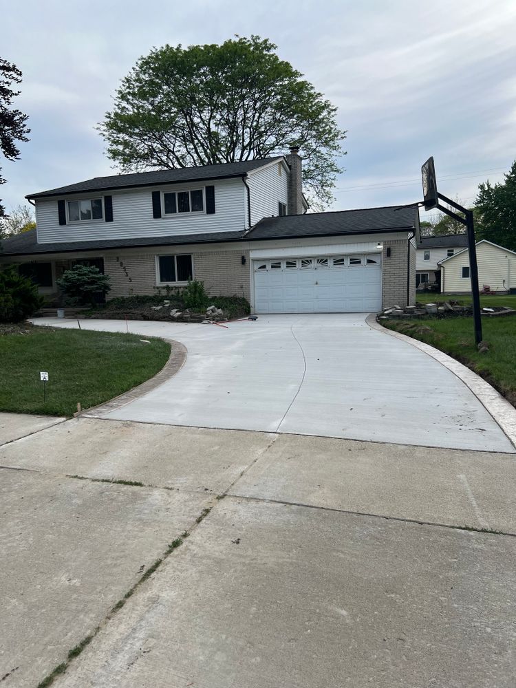 Driveways for Ibarra Concrete Services LLC in Detroit, MI