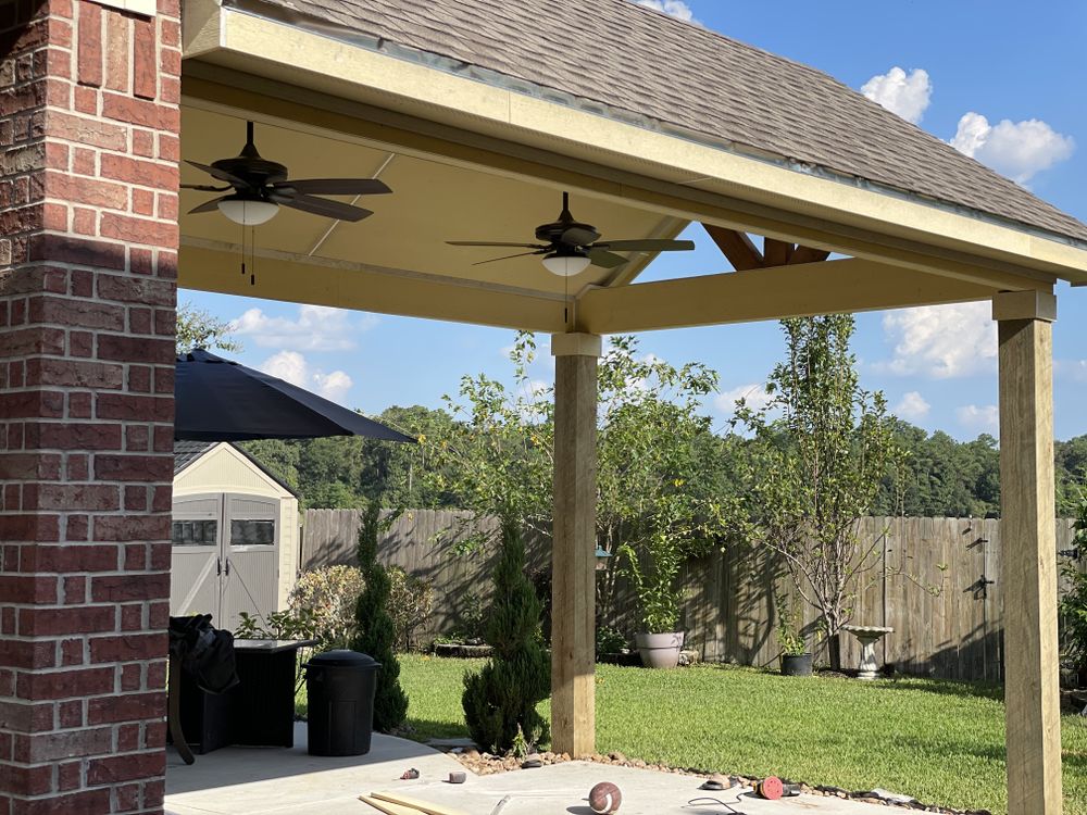 Outdoor Features for Atlas Land Design in Creekside Park, TX