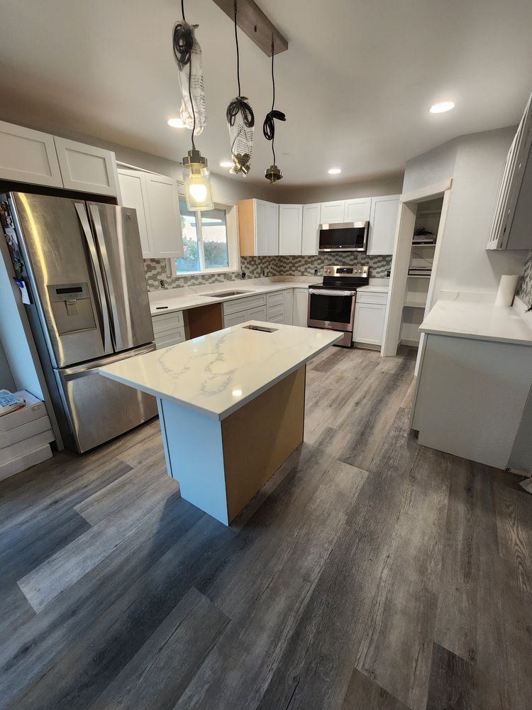 Gasseling kitchen for Custom Valley Construction   in Sunnyside, Washington