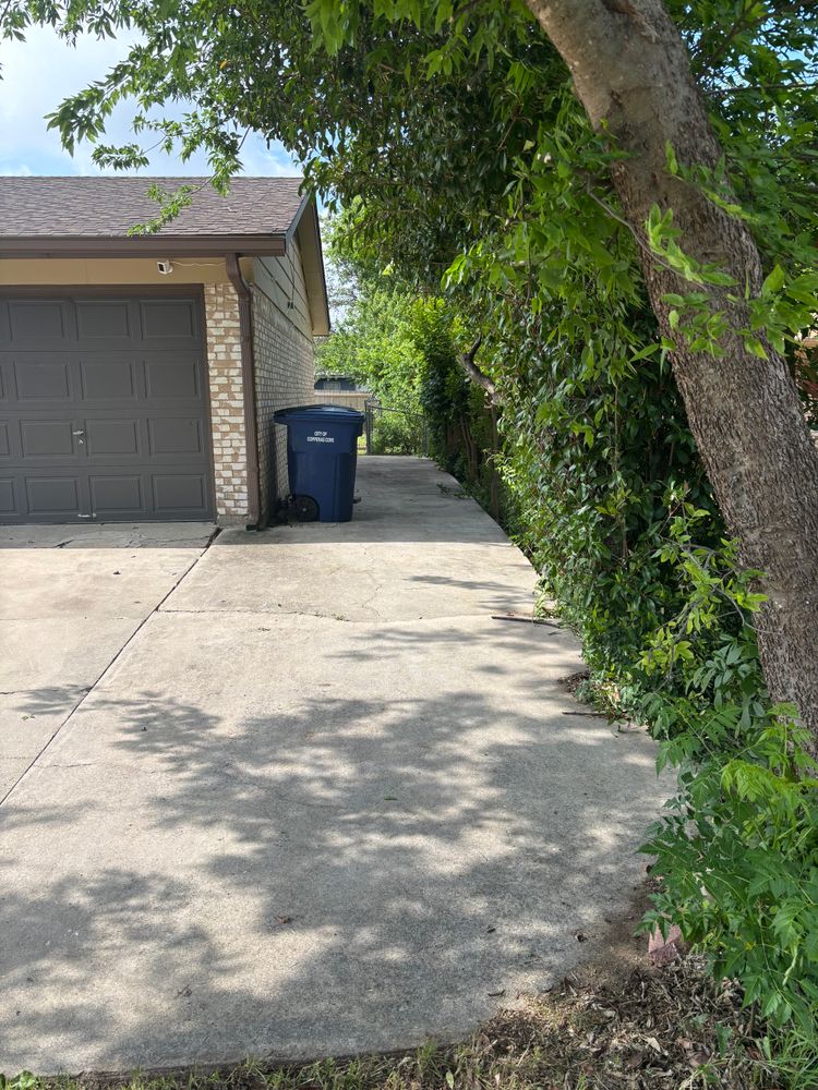 All Photos for D’s Lawncare in Killeen, TX