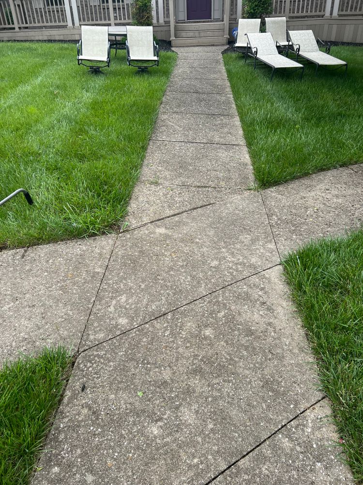 Driveway & Sidewalk Cleaning for Central KY Pressure Washing in Richmond, KY