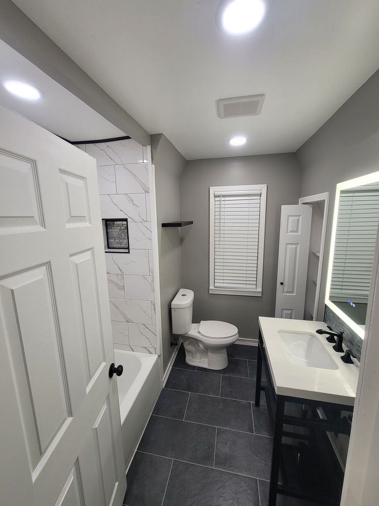 Bathrooms for Ty's Construction LLC in Detroit, MI