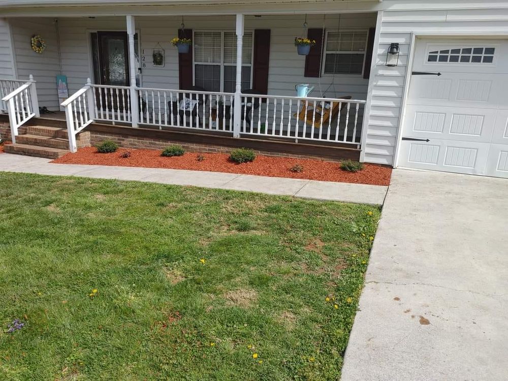 Enhance your garden's health and appearance with our professional mulch installation service. We expertly apply high-quality mulch to retain moisture, suppress weeds, and enrich soil for a vibrant outdoor space. for Lafollette Mulch, Stone and Lawn Care in La Follette, TN