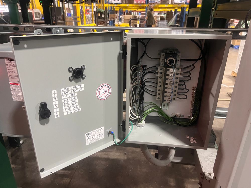 Electrician for Smith Electric in Oakwood, TX