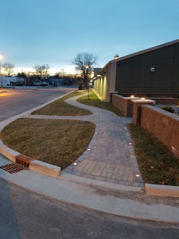 Landscape Installation for Mayfield Landscaping in Staunton, IL