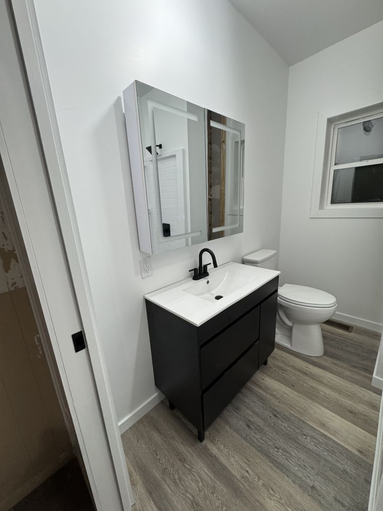 Steeleville bath for Dead Tree General Contracting in Carbondale, Illinois