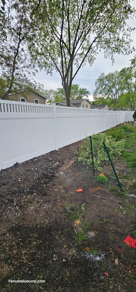VINYL FENCES for Fence Value Corp in Chicago, IL