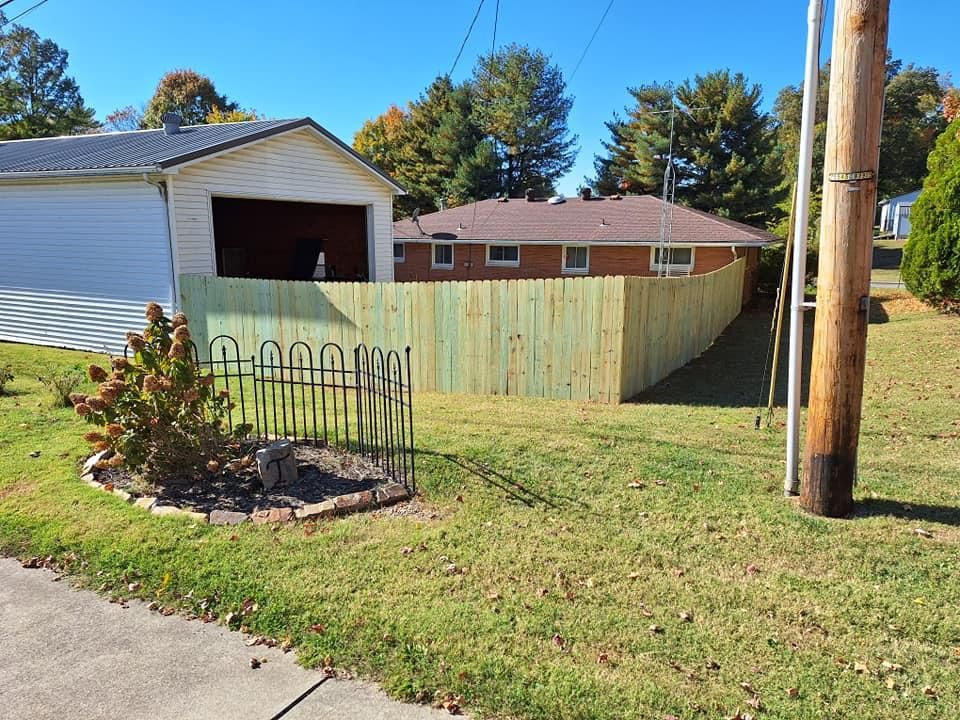 All Photos for Apex Fence in Henderson, KY