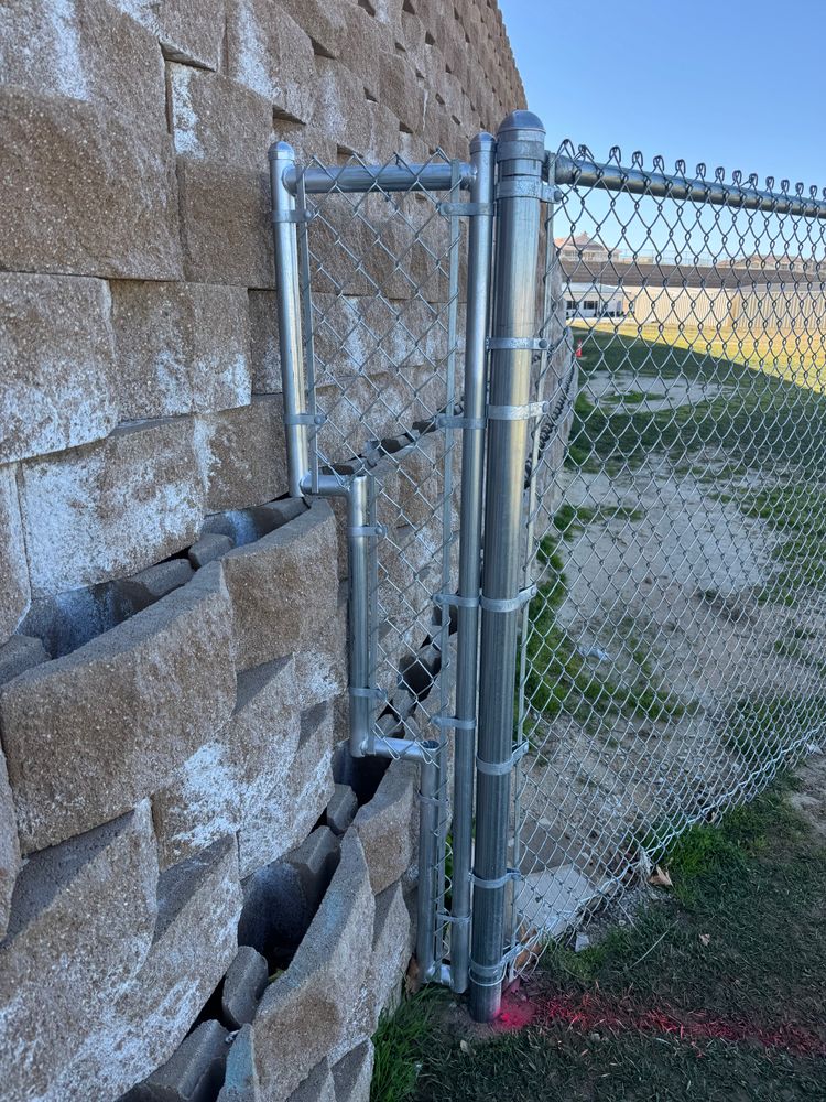 Fences for Ellis Fence CO in Barstow, CA