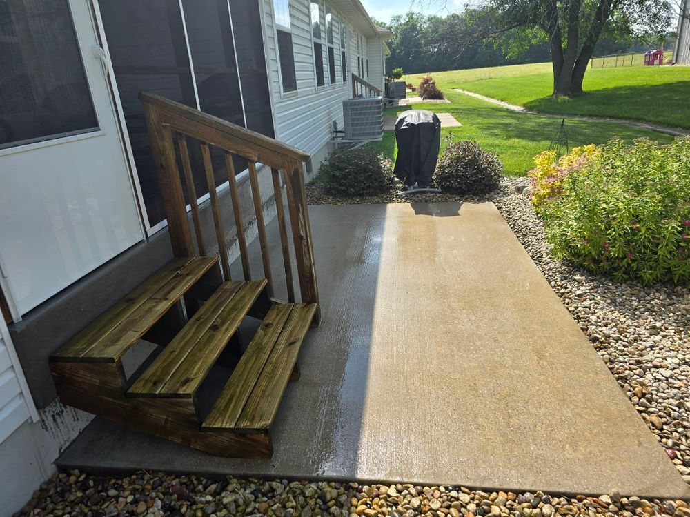 Home Softwash for Marten Pressure Washing in Litchfield, IL