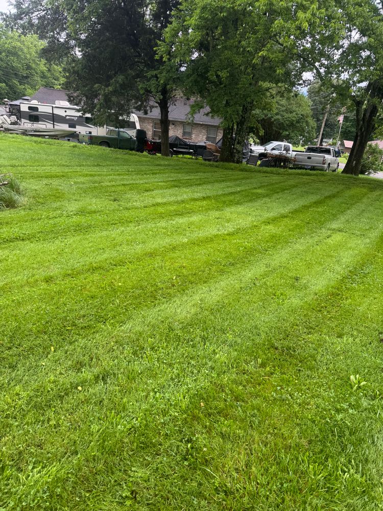 Lawn care and Landscaping for R&M Property Maintenance in Blount County, TN