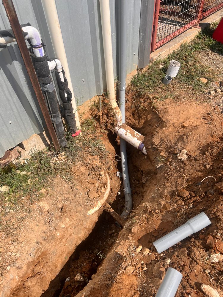 Electrician for Smith Electric in Oakwood, TX