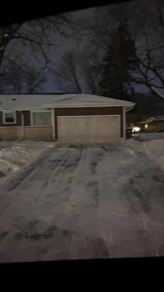 Snow removal for K & I Lawn Care Service  in Eden Prarie, MN