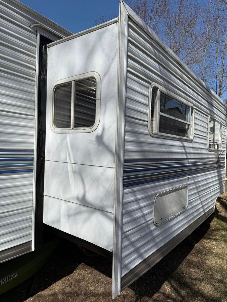 Happy Trails RV Repair Services LLC team in Akron, IN - people or person