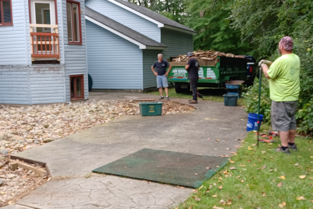 Haul Away for Blue Eagle Junk Removal in Oakland County, MI