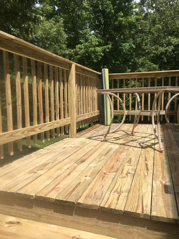 Deck & Patio Cleaning for BiG DAWG Pressure Washing CO. in Mayfield, Kentucky