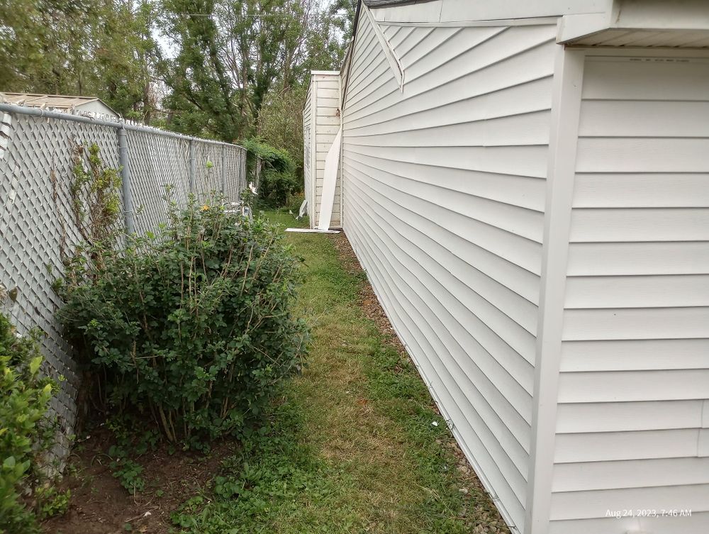 Enhance your home's curb appeal and energy efficiency with our expert vinyl siding house services, providing durable, low-maintenance solutions designed to withstand weather conditions while maintaining a beautiful exterior for years. for Moore's Remodeling in Richmond, KY