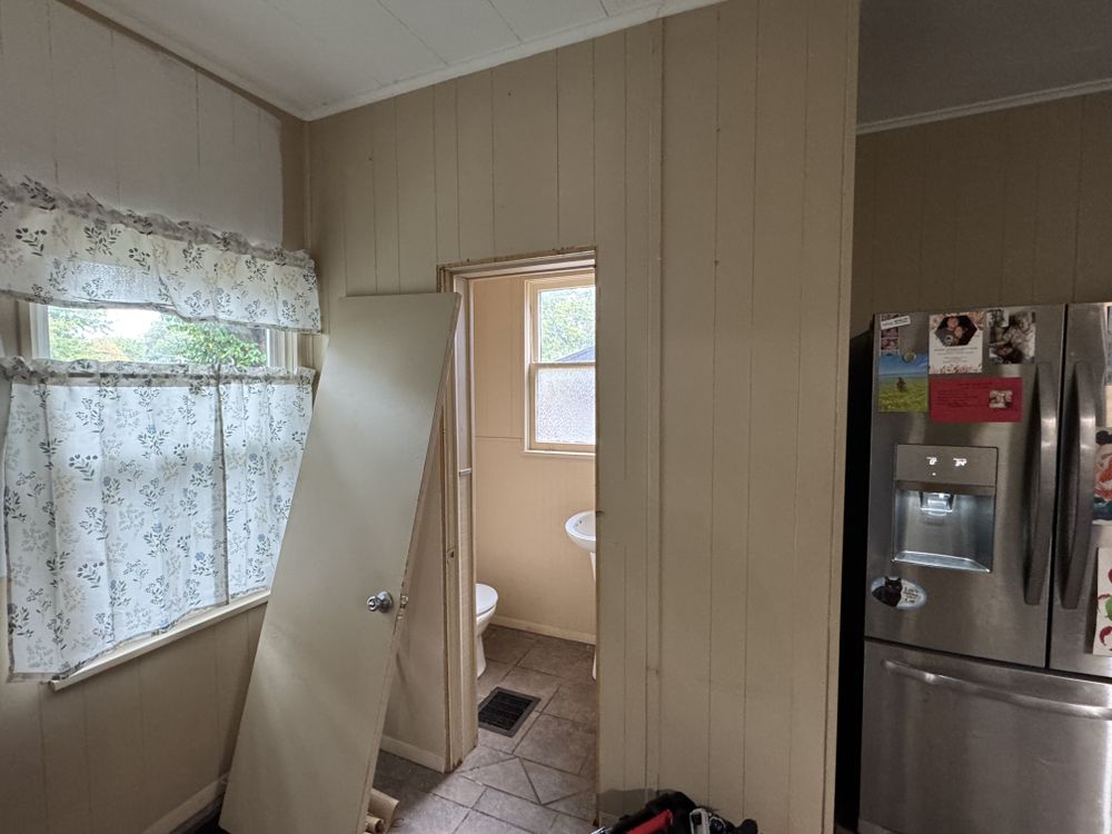 Steeleville bath for Dead Tree General Contracting in Carbondale, Illinois