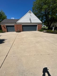 Driveway  for X-treme Pro Wash in Huntsville, OH