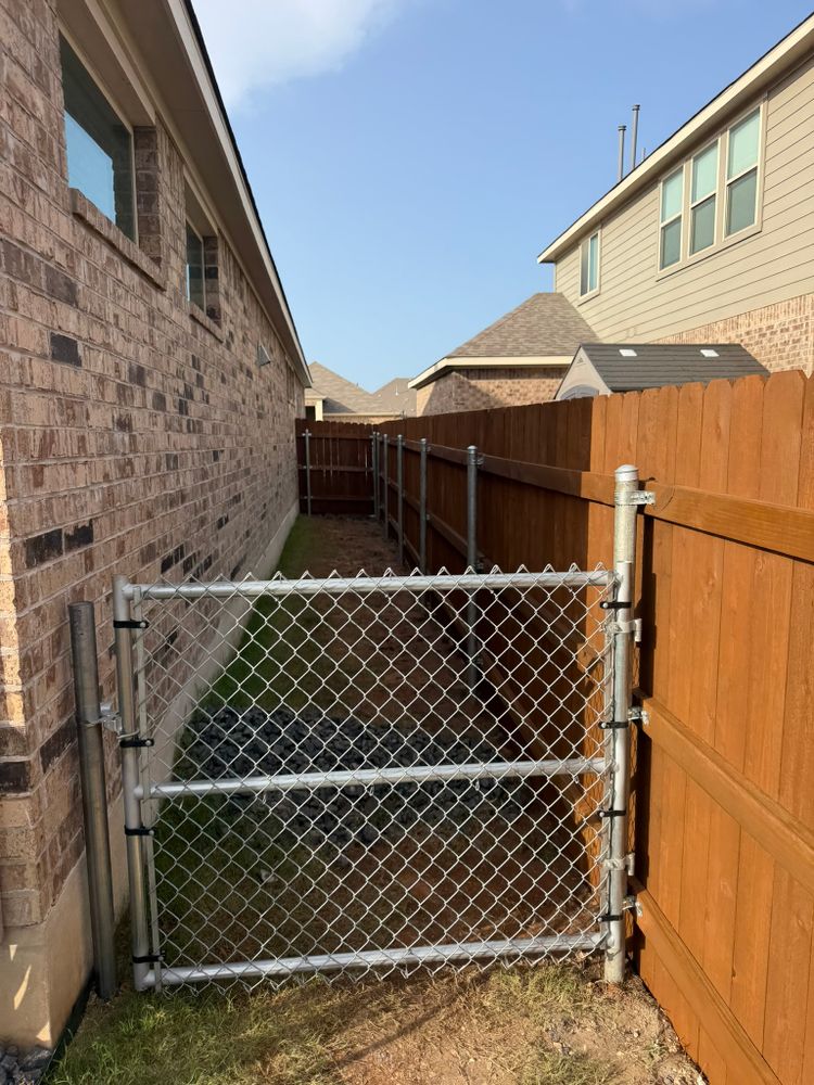 Fence soft wash & staining for Ansley Staining and Exterior Works in New Braunfels, TX