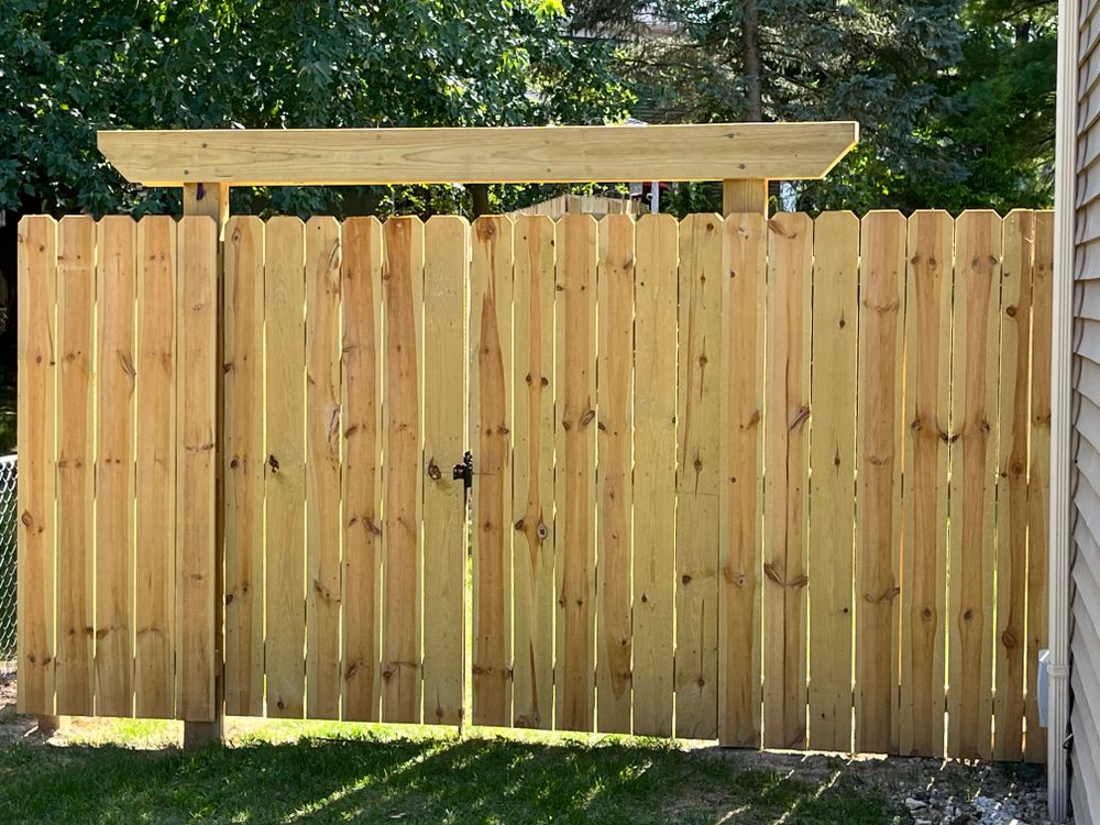 Wood fence for Castle Fence and Deck LLC in Medina, OH