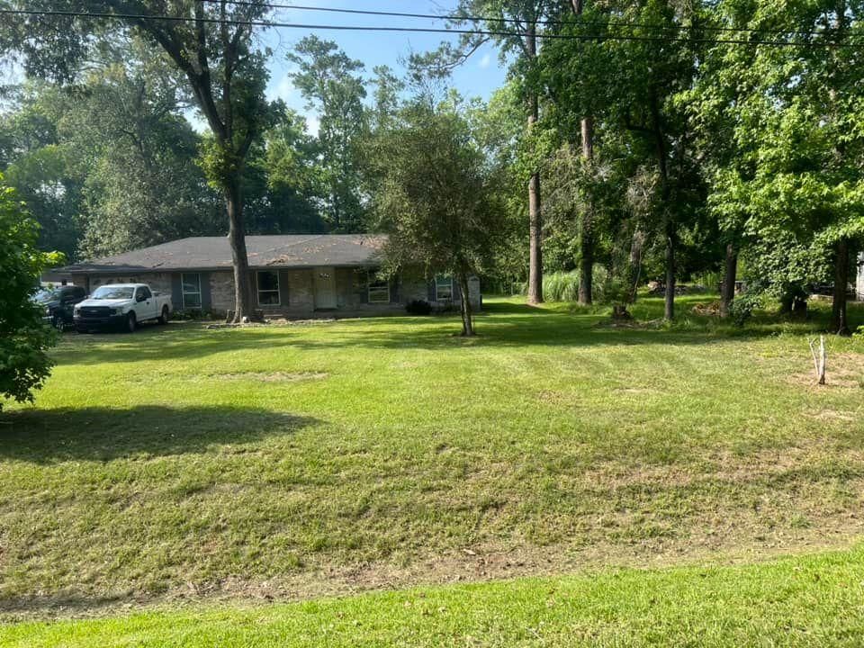 Mulch Installation for Bobby’s lawn services in Baytown, TX