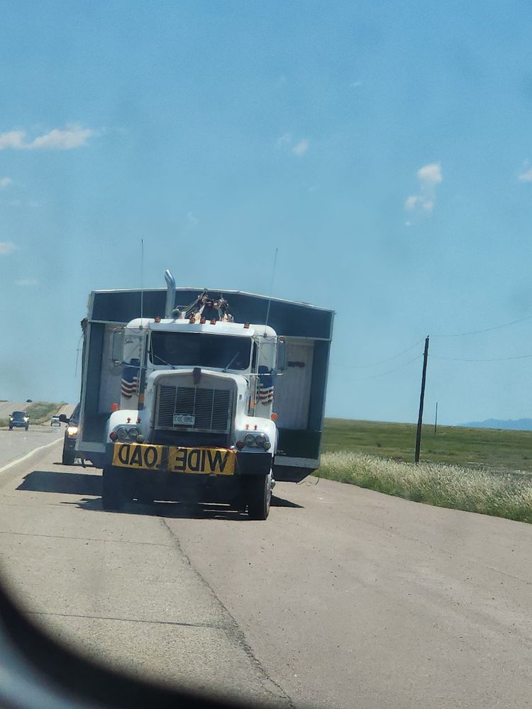 Specialized & Oversized Loads Escorts for Mountain Valley Pilot Car LLC in Canon City, CO