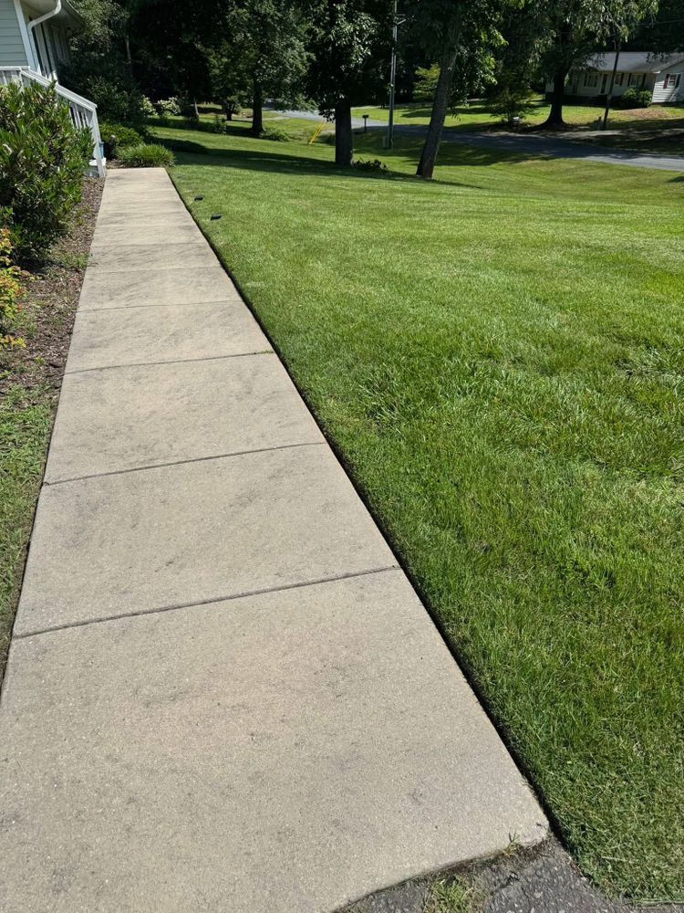 All Photos for Zotelo’s Lawncare LLC in Winston-Salem, NC